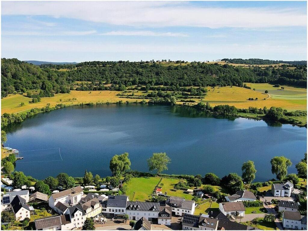 Maarpanorama In Het Maarberg Resort Schalkenmehren Extérieur photo